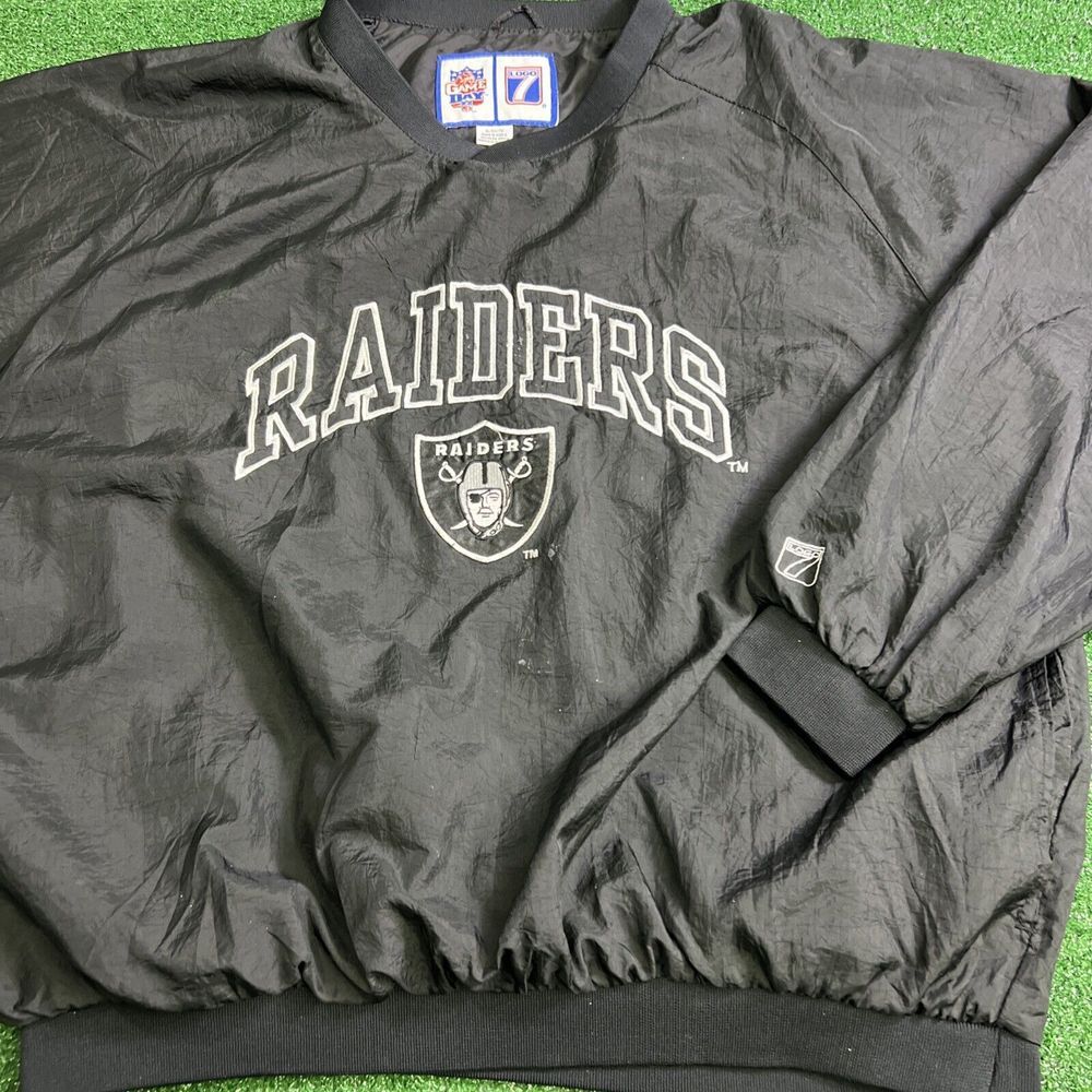 Vintage NFL Oakland Raiders Black Pullover Windbreaker  Six XL Logo 7 Small Flaw